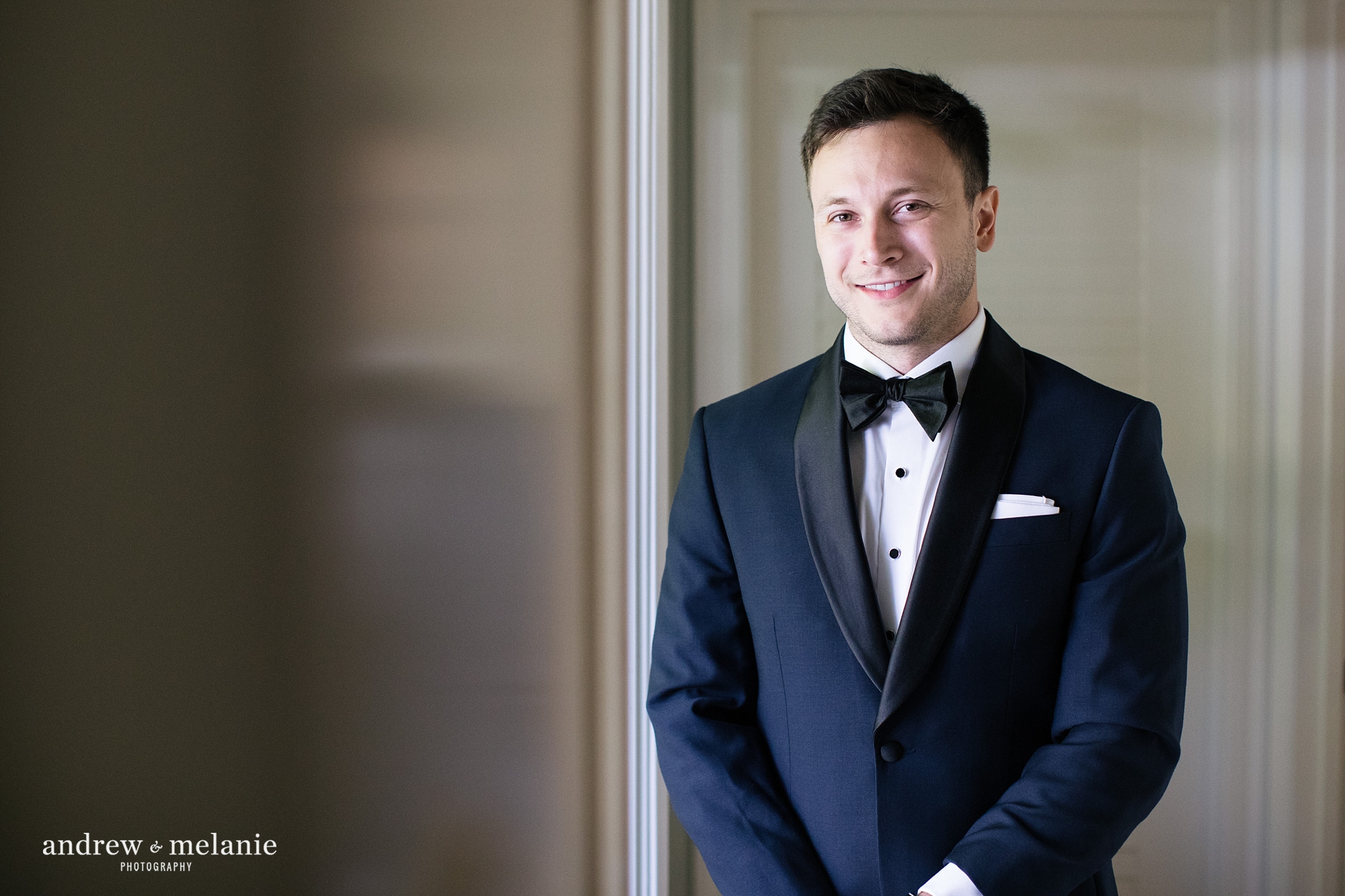 groom getting ready wedding photos